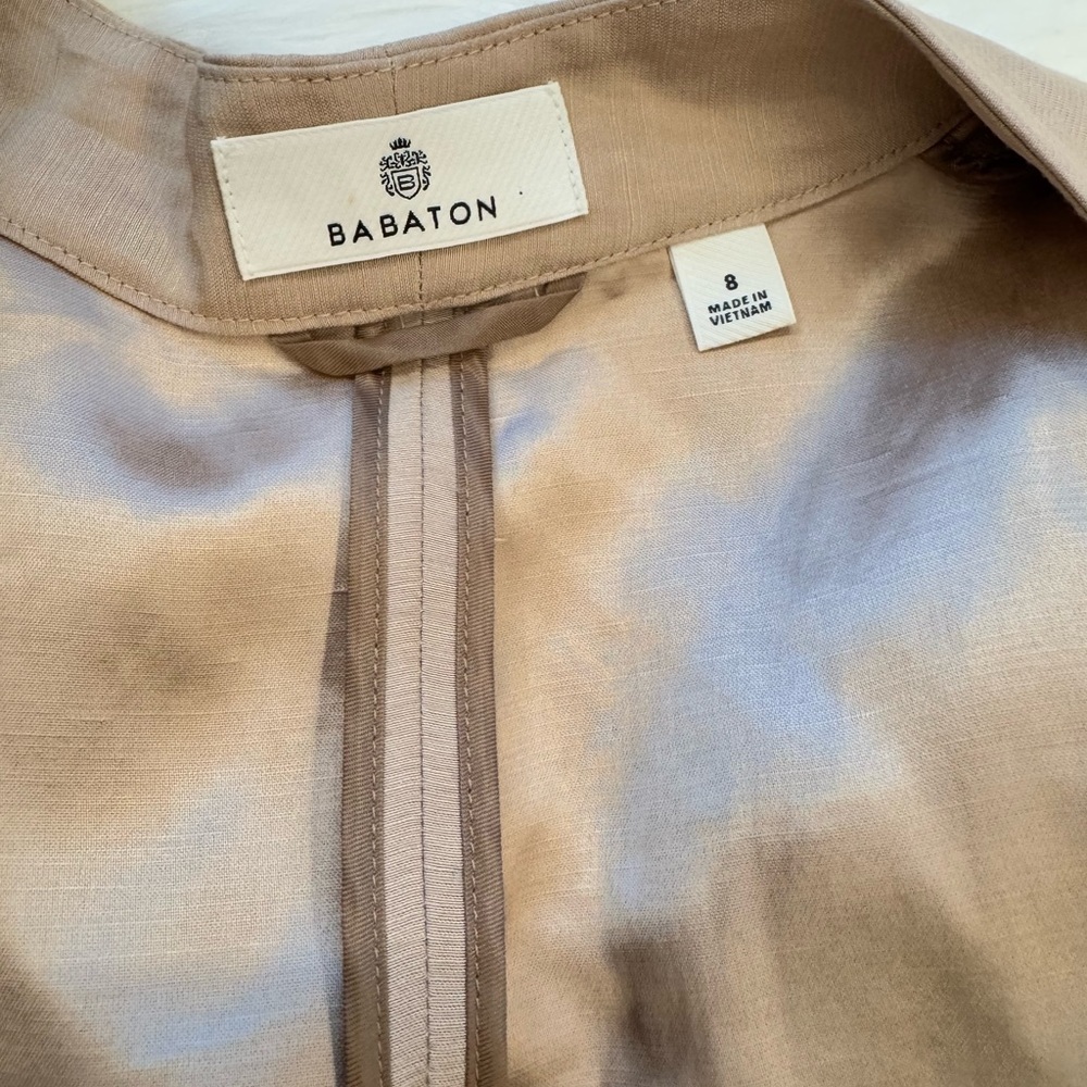 Aritzia Babaton
Power Hip Linen Blazer in Kasha Taupe size 8 - Picture 7 of 10
